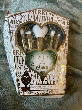 PÜR Dr. Seuss The Grinch Gold and White 5-Piece Brush Set